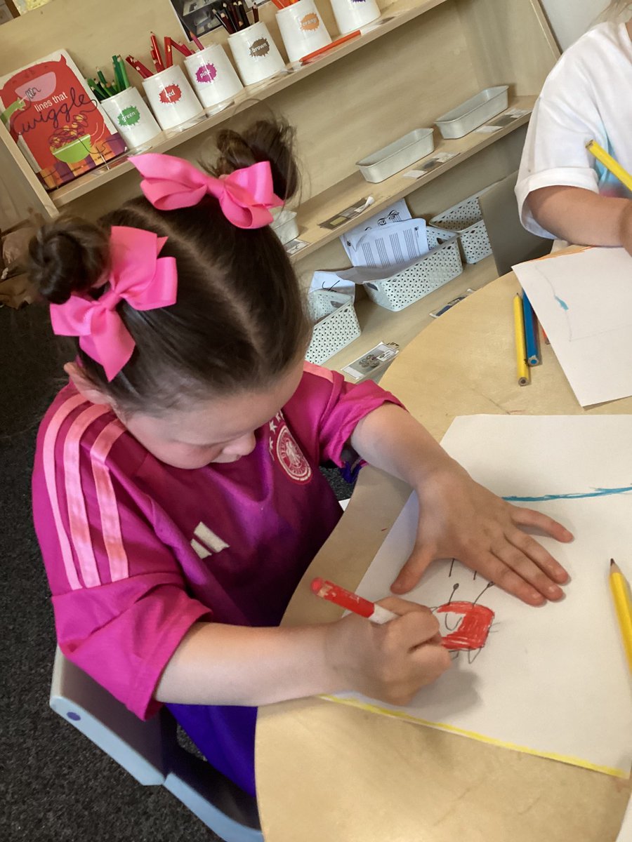 PCPNursery's tweet photo. This week, we end our Pathways to Write sessions based on the book ‘Clem & Crab’. We are creating posters to promote keeping the beach clean and tidy and spreading our message about how harmful rubbish can be to the seashore #pcpliteracy #pcpwriting #pathwaystowrite 🦀🏖️♻️ https://t.co/0SYjv00MAg