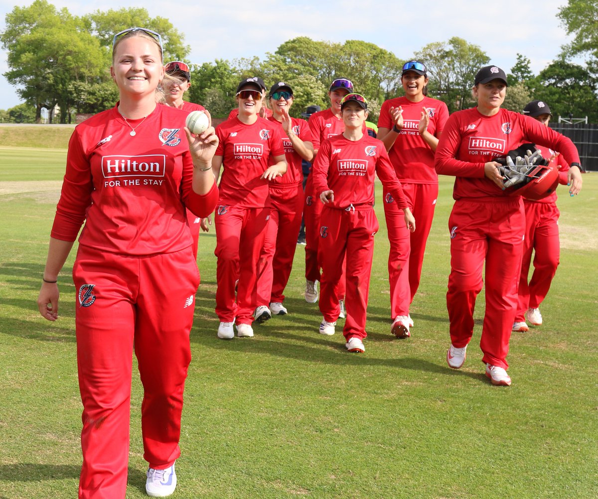 LancsCricketWMN's tweet photo. That maiden 𝐟𝐢𝐯𝐞-𝐟𝐞𝐫 feeling! 😊👏

🖐 @sophmorriss4 

🌹 #RedRoseTogether https://t.co/eZwAmDYVFw