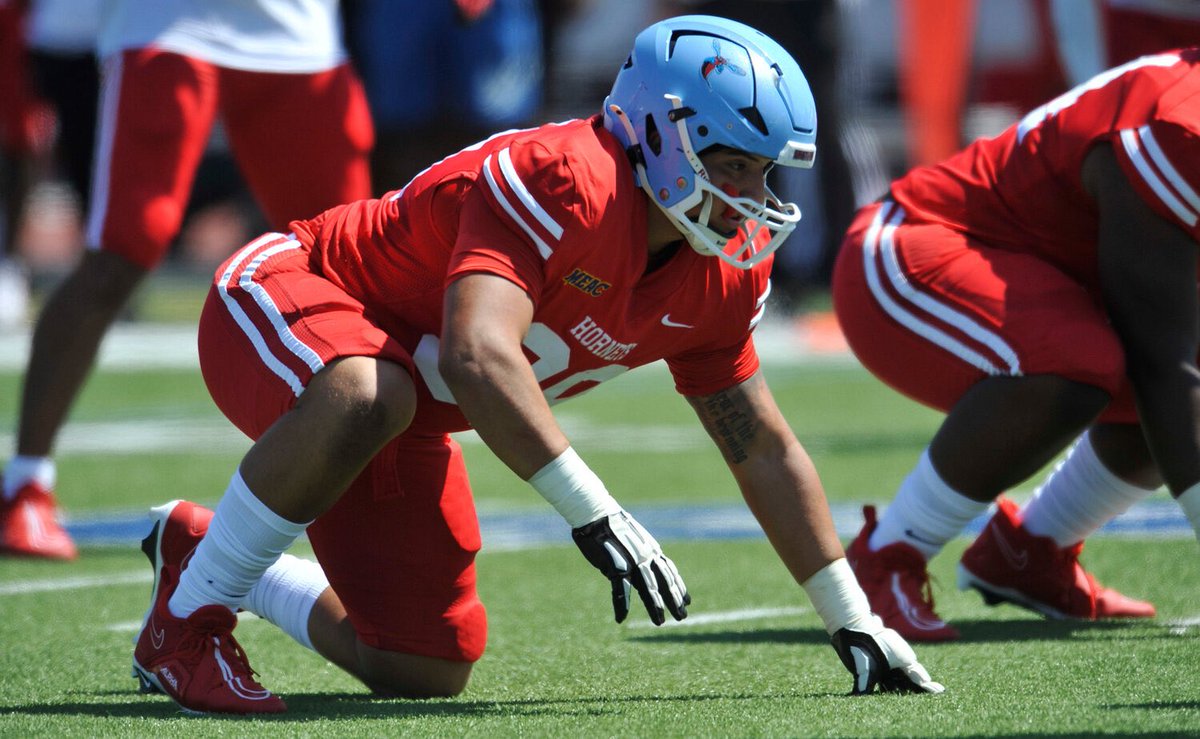 Blessed to receive a D1 offer to Delaware State! <a href="/BigBody_Nas8/">Nasir Gaines</a> @RivalsRichie <a href="/Coach_Hewitt86/">Matt Hewitt</a> <a href="/BatmansButler44/">Coach Dobson</a> <a href="/TheUCReport/">Billy Tucker</a>