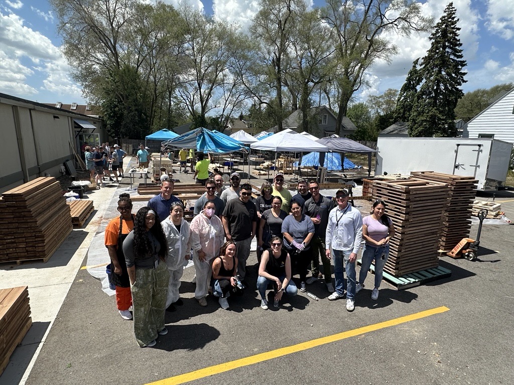 Shout out to the GRAM team members who made beds for children in our community with Sleep In Heavenly Peace! 

These beds go to kids in our community who currently do not have a bed to sleep on. Find a local chapter or see how you can help by visiting hubs.la/Q03n9ZXY0.