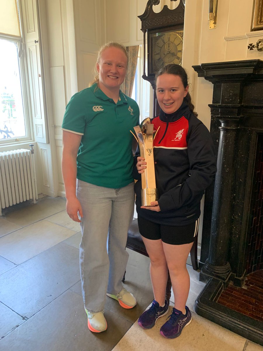 Chris Steele (@chrissteele01) on Twitter photo Come on #rtenews <a href="/rtenews/">RTÉ News</a> you can do better than that. 1st Irish Women's Rugby player to win the 6 Nations Player of the Championships and she gets a 10 second comment at the end of the sport bulletin. Not good enough.
<a href="/HerSportDotIE/">Her Sport</a>
<a href="/EmilyMckeown9/">Emily Mckeown</a>
<a href="/IrishRugby/">Irish Rugby</a>
<a href="/LeinsterWomen/">Leinster WomensRugby</a> Come on #rtenews <a href="/rtenews/">RTÉ News</a> you can do better than that. 1st Irish Women's Rugby player to win the 6 Nations Player of the Championships and she gets a 10 second comment at the end of the sport bulletin. Not good enough.
<a href="/HerSportDotIE/">Her Sport</a>
<a href="/EmilyMckeown9/">Emily Mckeown</a>
<a href="/IrishRugby/">Irish Rugby</a>
<a href="/LeinsterWomen/">Leinster WomensRugby</a>