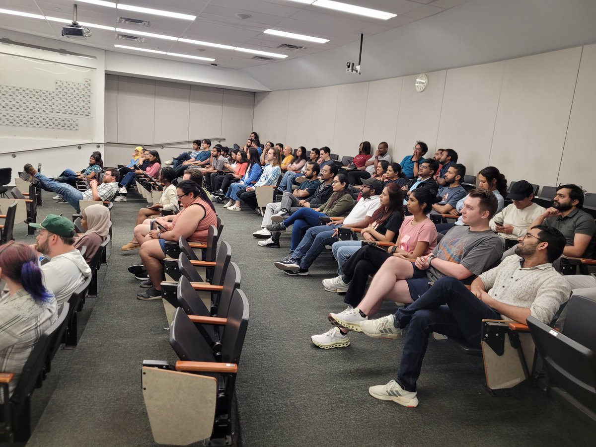 UNT_CGSO's tweet image. Last Friday- May 16th, we had an awesome time unwinding and reflecting on the 2024/2025 academic year- a great way to wrap up the spring semester, and look forward to a productive summer!

#Chemistry #GradStudents #Unwind #productivite