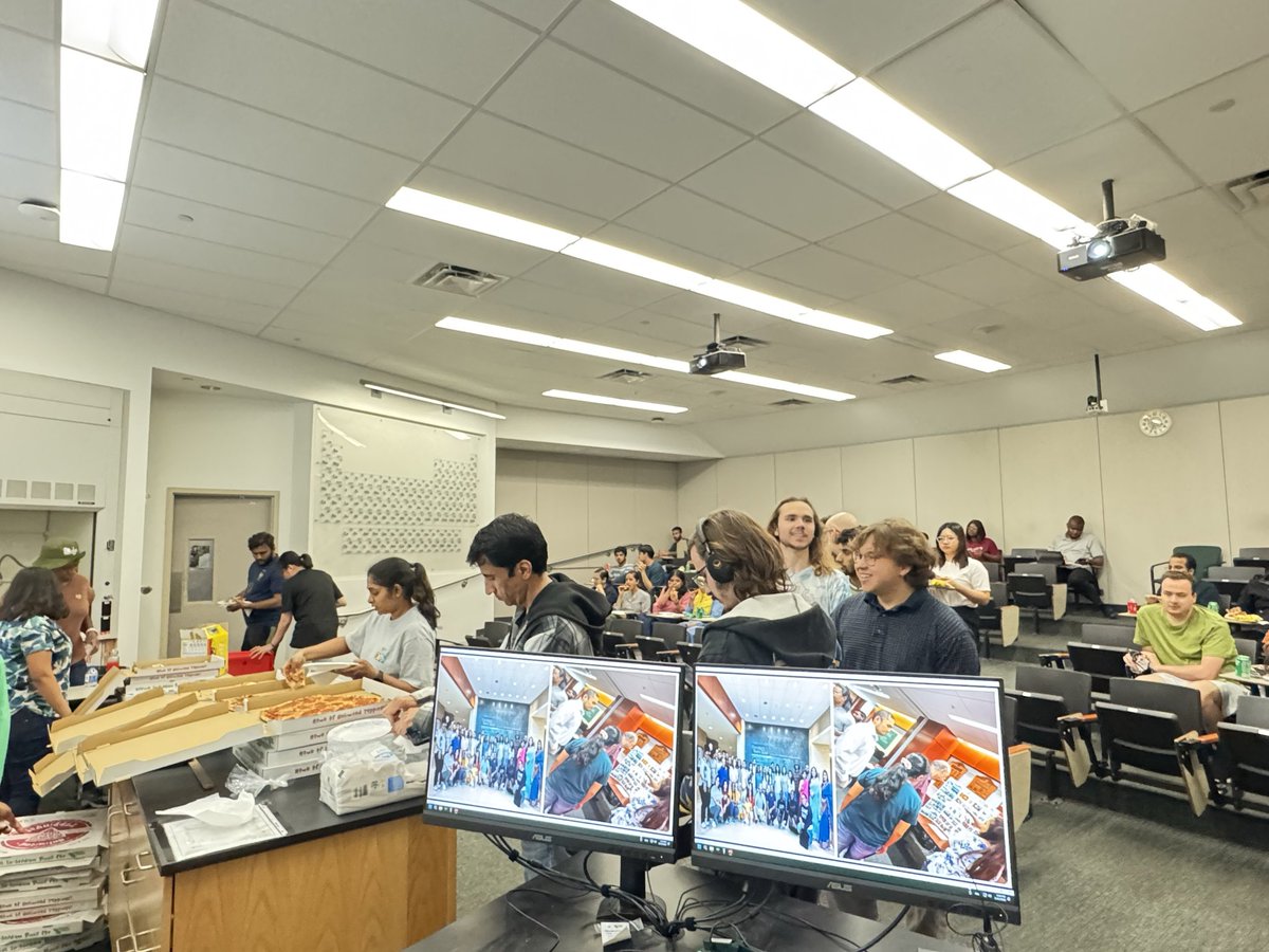 UNT_CGSO's tweet image. Last Friday- May 16th, we had an awesome time unwinding and reflecting on the 2024/2025 academic year- a great way to wrap up the spring semester, and look forward to a productive summer!

#Chemistry #GradStudents #Unwind #productivite