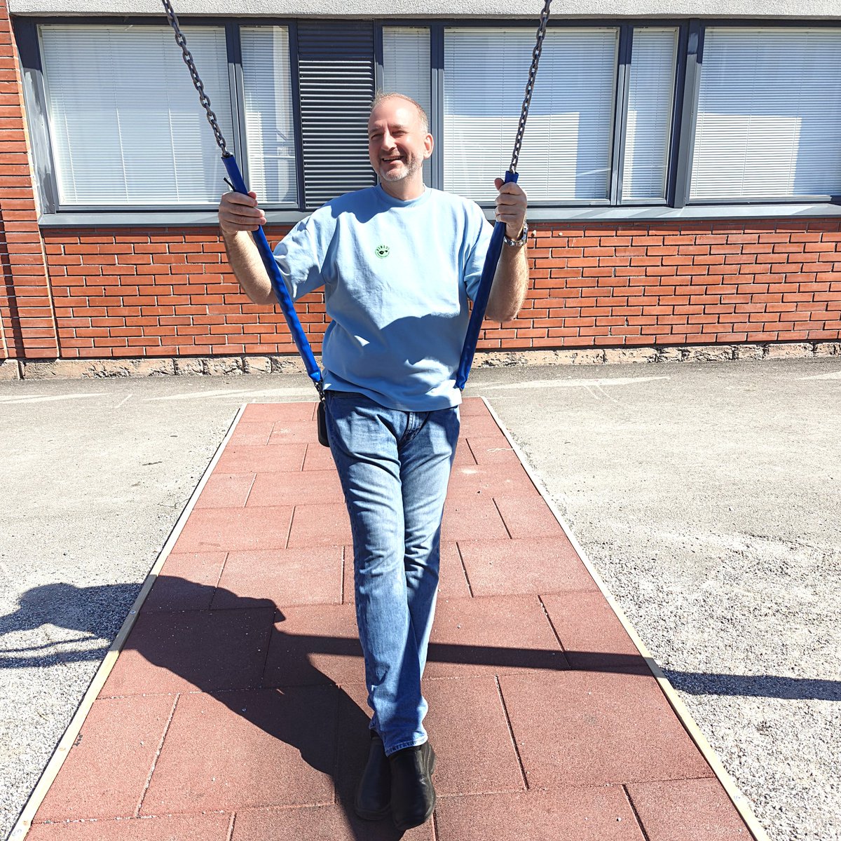Jan Holmberg (@holmberg_j) on Twitter photo Tänään oli mukava työpäivä. Teimme yhdessä nuorten kanssa terveyskioski- ja somejuttuja Vinssi-hankkeen puitteissa – tavoitteena nuorten terveyden edistäminen ja nikotiinittomuuden tukeminen.
#vinssivibe #nuoret #terveydenedistäminen #nikotiinittomuus <a href="/TurkuAMK/">Turun ammattikorkeakoulu</a> Tänään oli mukava työpäivä. Teimme yhdessä nuorten kanssa terveyskioski- ja somejuttuja Vinssi-hankkeen puitteissa – tavoitteena nuorten terveyden edistäminen ja nikotiinittomuuden tukeminen.
#vinssivibe #nuoret #terveydenedistäminen #nikotiinittomuus <a href="/TurkuAMK/">Turun ammattikorkeakoulu</a>
