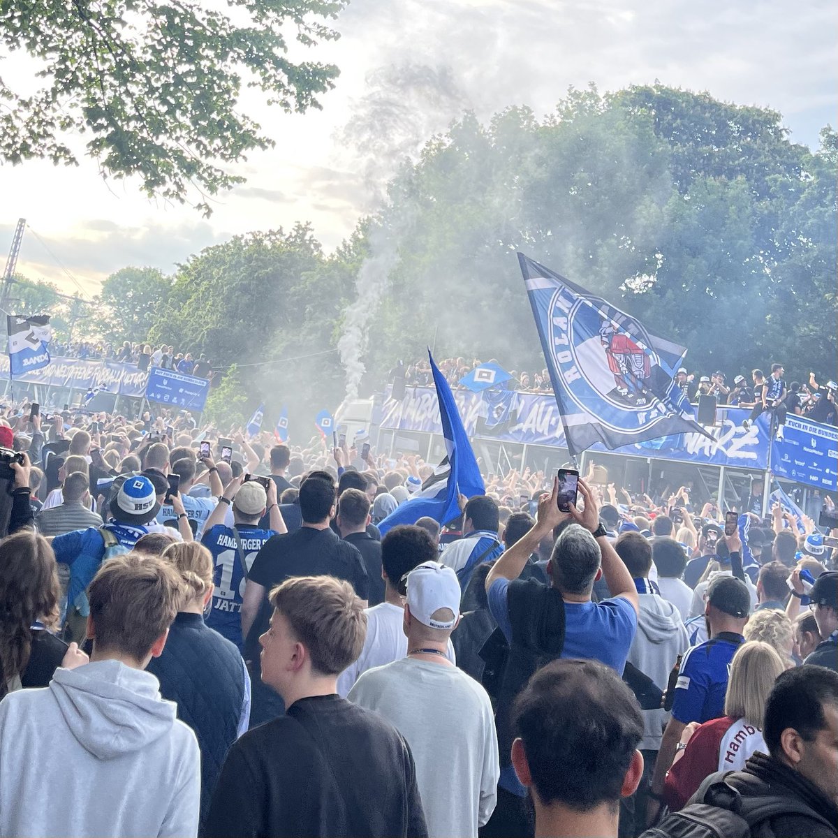 Tooobi_HH tweet media