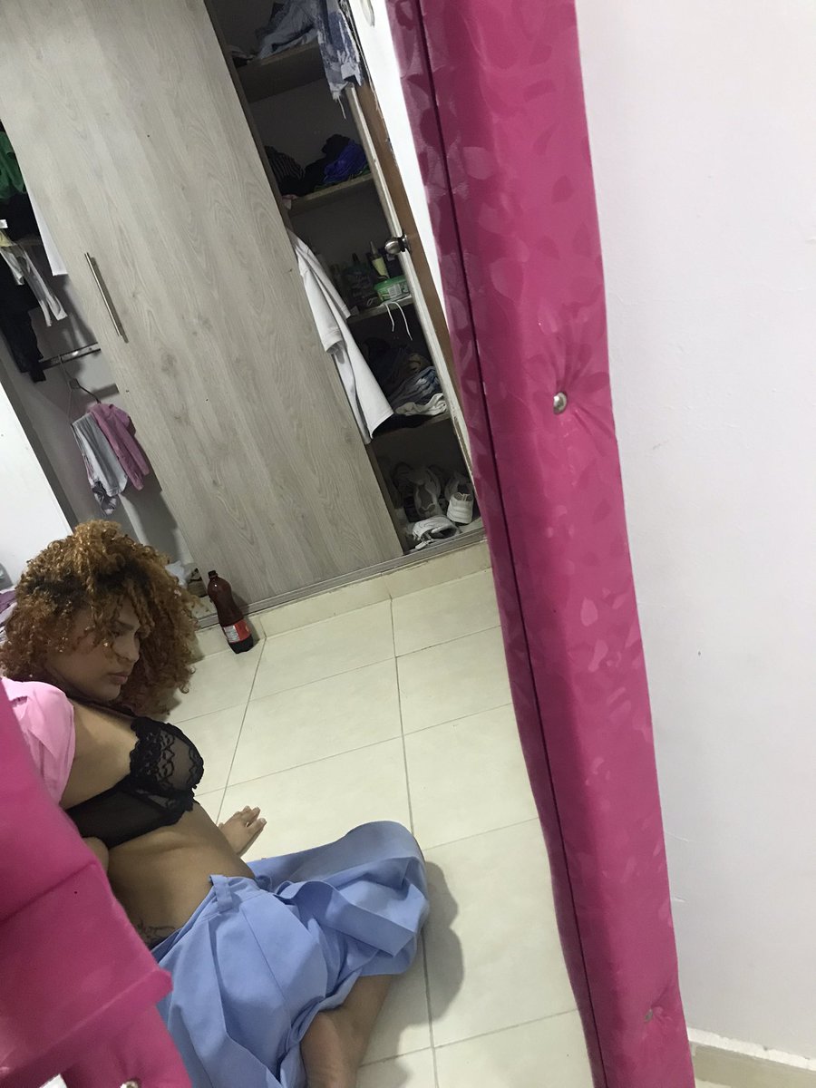 You like goddesses dressed as schoolgirls come to my dm bitch 🔥🥵🥵

#goddessfeet #cashslave #cashpig  #findom #paypig #humanatm #feetslave