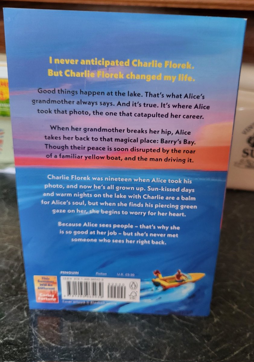 DebbieBlackma14's tweet photo. Happy Publication to @CarleyFortune for #OneGoldenSummer  -  the much awaited for story of Charlie's happy ending. This has been much wanted and I'm just so happy to return to these characters and places that have a special place in my heart #BookTwitter https://t.co/AbMC652DDi