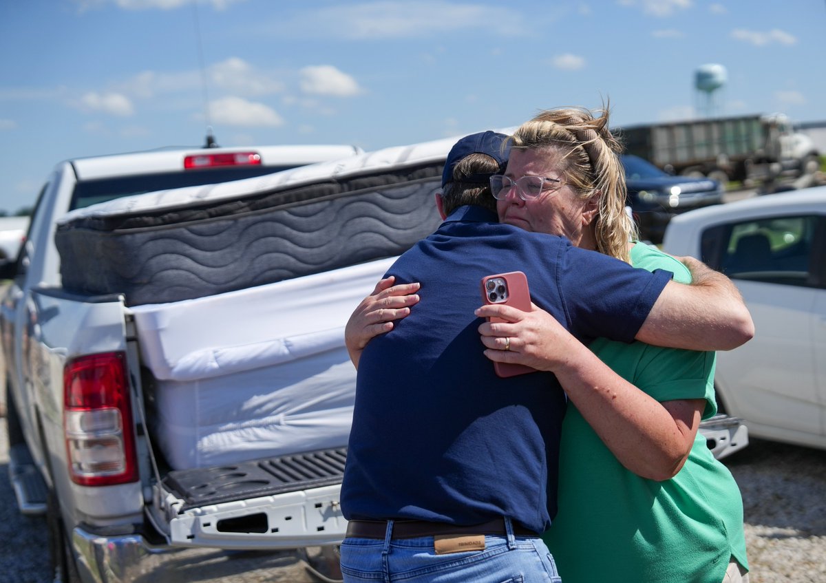 AndyBeshearKY's tweet photo. I'm always going to show up for Kentucky. I love this state with all my heart, and I know we will get through this challenge together. We always do. https://t.co/krgLTdyXZn
