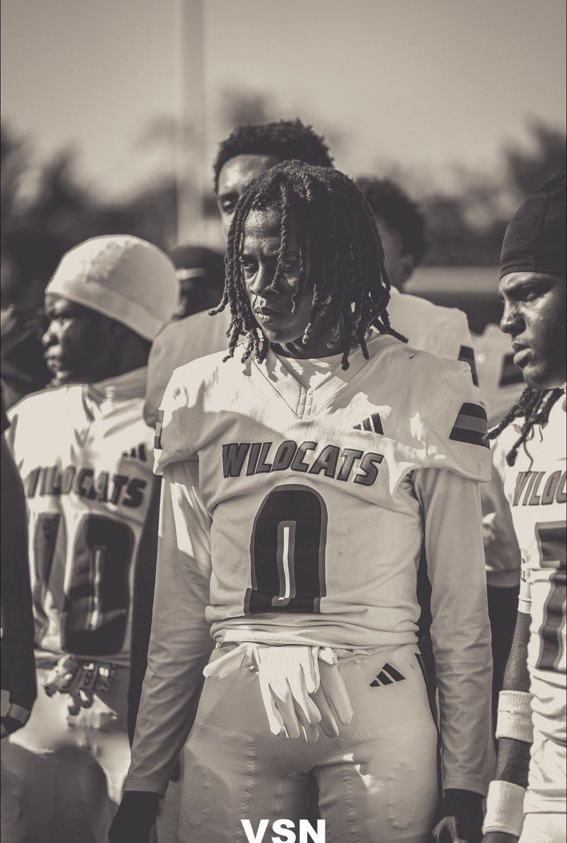 Demetrius Gibson (@gibson_d12) on Twitter photo Blessed to be apart of this team we just getting started The new royal time to wake people up #moneyrun25
<a href="/CoachSamCurry/">Coach Curry</a>
<a href="/coachDjRolle/">Dee Rolle Jr</a>
<a href="/CoachKenyon/">Chuck Kenyon</a>
<a href="/BrandonHuggin19/">Brandon Huggins</a>
<a href="/EraPrep/">New Era Prep</a> Blessed to be apart of this team we just getting started The new royal time to wake people up #moneyrun25
<a href="/CoachSamCurry/">Coach Curry</a>
<a href="/coachDjRolle/">Dee Rolle Jr</a>
<a href="/CoachKenyon/">Chuck Kenyon</a>
<a href="/BrandonHuggin19/">Brandon Huggins</a>
<a href="/EraPrep/">New Era Prep</a>