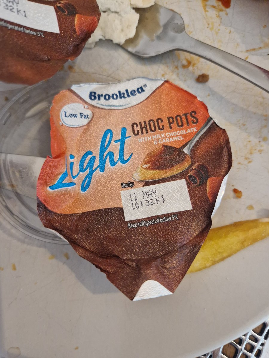 Lozabel's tweet photo. @AldiUK bought these from your Ripon store on Saturday 17th May, when they were already 6 days out of date 🤔 https://t.co/2SCsRnF5eu