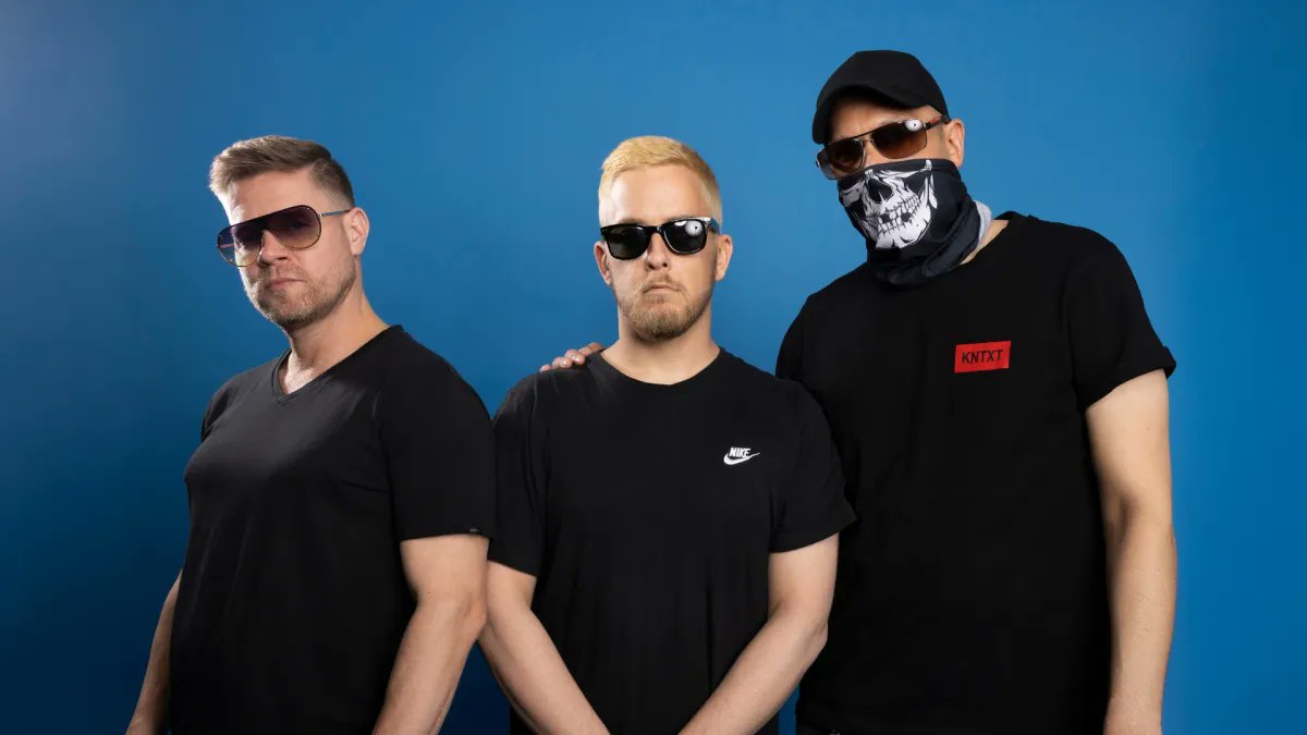 DigitalTourBus's tweet photo. MNDLB5 tells you the story of the first concert that he ever attended! Check out the story at https://t.co/LBRN81sbZv
#mndlb5 #digitaltourbus #firstconcertever #drumandbass #firstconcert https://t.co/YE2d4DuwAk
