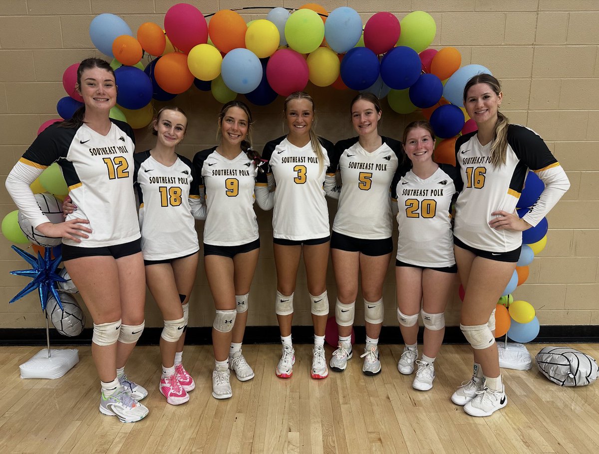 You didn’t just play the game- you built a family, left a legacy, and filled this team with heart. Congrats to our seniors on their graduation yesterday! 

🖤👩‍🎓🏐🎓💛