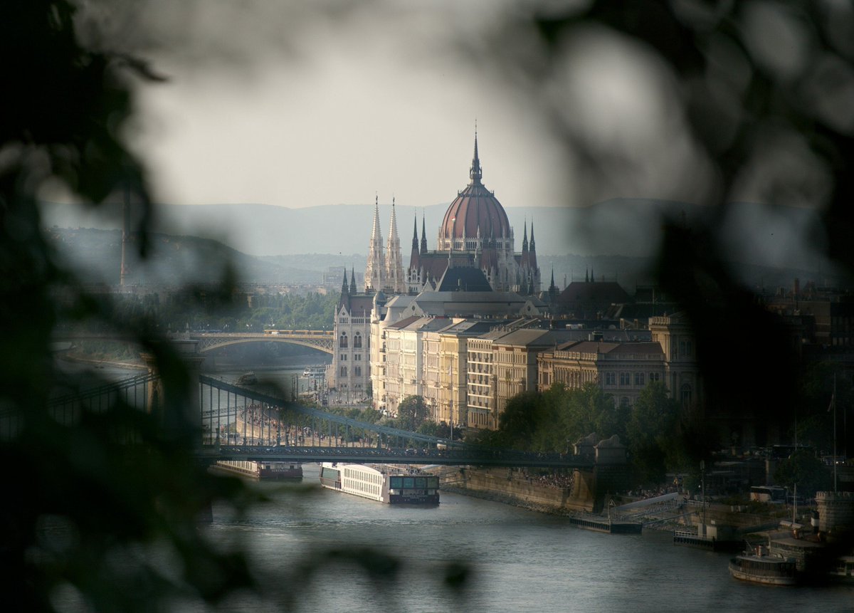 ChesterHarlan's tweet photo. Soon in #Budapest https://t.co/HzQIkfJspc