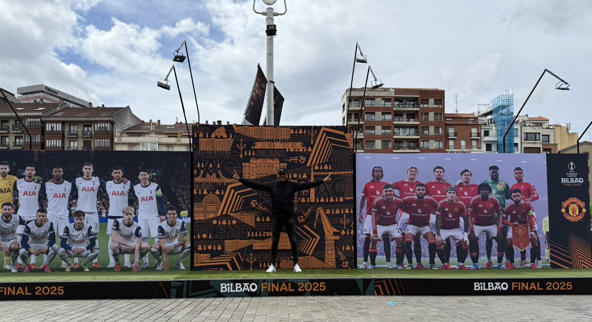 H28P's tweet photo. Destination San Mames Stadium Bilbao and 🔴⚪️⚫️ fan meeting zone @ManUtd @EuropaLeague https://t.co/LZKF60XYCA