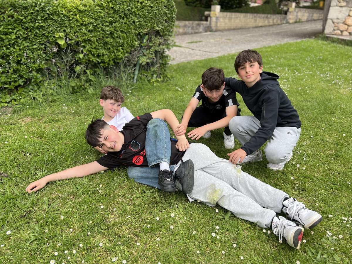 🎙️Primer día para nuestros chicos de 5º y 6º #Primaria en #AulaAbierta <a href="/m_bujedo/">MONASTERIO BUJEDO</a> 

©️Un lugar así solo 
puede sentirse

#TiempodeCrear
#SomosLaSalle💫