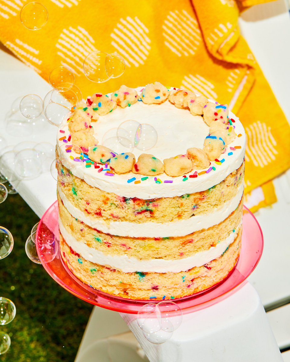 How are you spending the long weekend?
However you’re celebrating, make dessert a part of it.
Order your Memorial Day treats today!