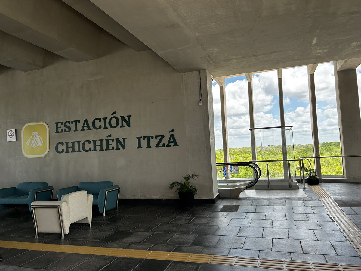 DBorione's tweet image. Por invitación de la @SRE_mx, 60 Embajadores 🌎🌍 acreditados en 🇲🇽 visitamos con gusto el sur de México para conocer el puerto de #Progreso y parte del recorrido del @TrenMayaMX, obra de infraestructura en la que participó exitosamente la empresa 🇫🇷 @alstom