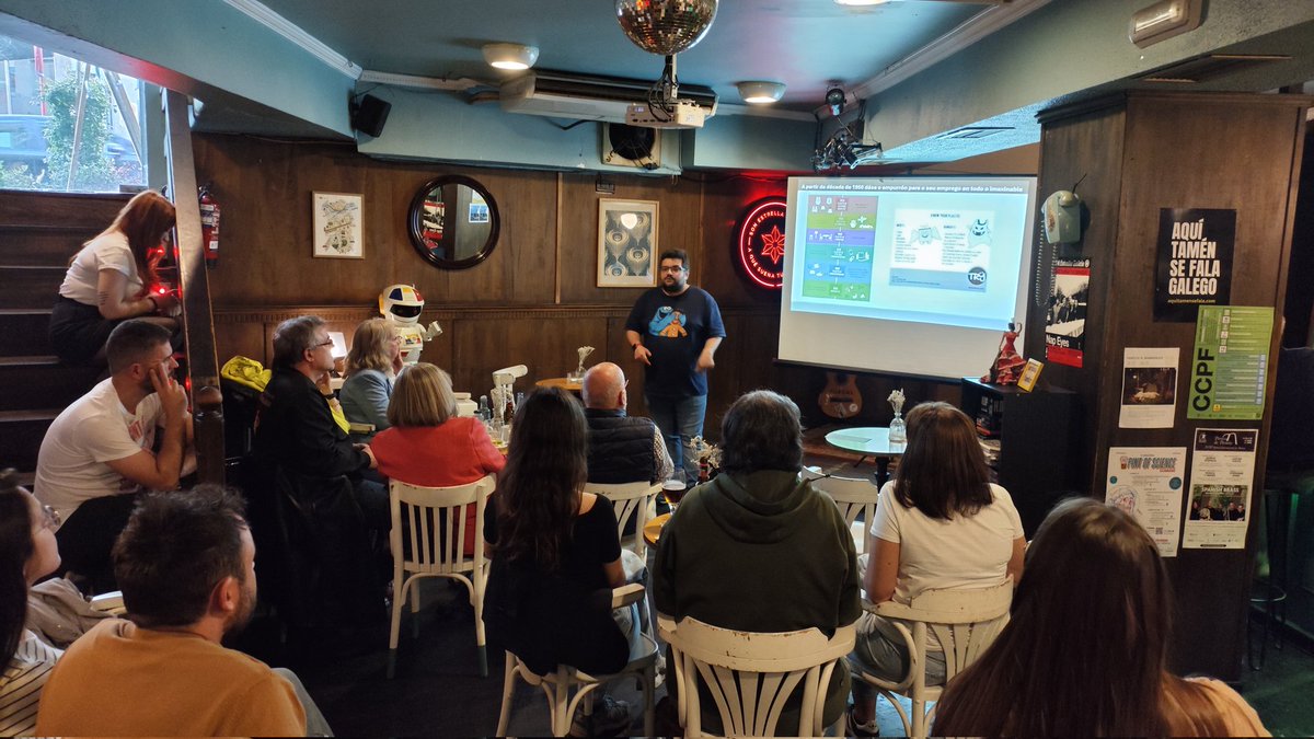 XeoLab's tweet photo. Agora mesmo @andresrguez deixándonos todo moi claro sobre os microplásticos en #PINT25OUR!!! En @PopTorgal, #Ourense. X aniversario de #PINT25ES! https://t.co/uCBkiymU5k
