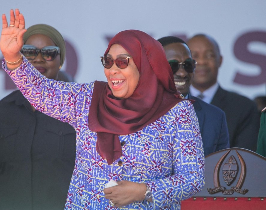 Mbwa mwitu kajivalia ngozi ya kondoo