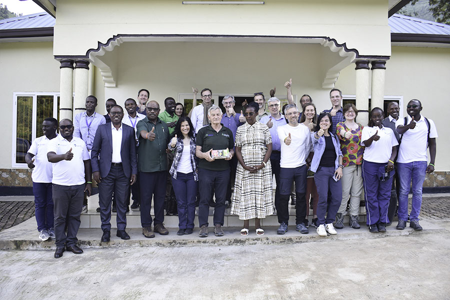 rulindodistrict's tweet photo. Kuri uyu wa mbere umuyobozi w’Akarere madamu @Jmukanyirigira  yakiriye itsinda riturutse muri @ARCOSNetwork  hamwe n'abaterankunga b'umushinga Agroforestry for livelihoods ufasha abaturage b'akarere ka Rulindo mu buhinzi no kurengera ibidukikije.@RwandaLocalGov,@REMA_Rwanda https://t.co/geSwdowkF6