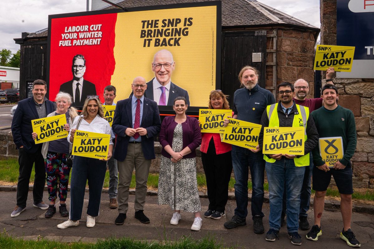 JohnSwinney's tweet photo. Good to be out in Hamilton, Larkhall and Stonehouse today with @KatyLoudonSNP and a simple message - Labour cut the winter heating payment from pensioners and @theSNP is bringing it back. https://t.co/HwXboLNa0v