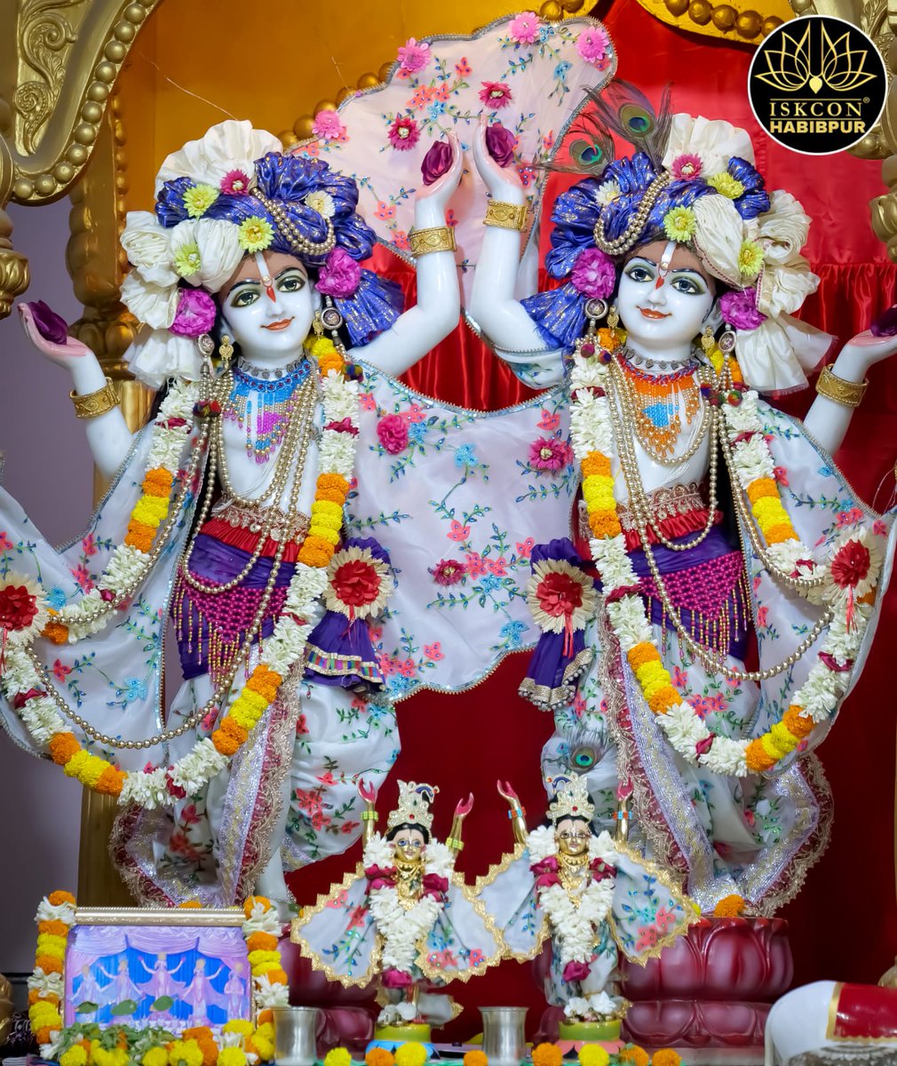 ISKCONHabibpur's tweet photo. 💎𝑯𝒂𝒓𝒆 𝑲𝒓𝒊𝒔𝒉𝒏𝒂💎
𝑇𝑜𝑑𝑎𝑦'𝑠🙏𝐷𝑎𝑟𝑠ℎ𝑎𝑛𝑠

✿𝑺𝒓𝒊 𝑺𝒓𝒊 𝑹𝒂𝒅𝒉𝒂 𝑴𝒂𝒅𝒉𝒂𝒗
✿𝑱𝒂𝒈𝒂𝒏𝒏𝒂𝒕𝒉 𝑩𝒂𝒍𝒂𝒅𝒆𝒗 𝑺𝒖𝒃𝒉𝒂𝒅𝒓𝒂
✿𝑮𝒂𝒖𝒓-𝑵𝒊𝒕𝒂𝒊,𝑺𝒓𝒊𝒍𝒂 𝑷𝒓𝒂𝒃𝒉𝒖𝒑𝒂𝒅𝒂

🌺19May'25🌺

#ISKCON #SrilaPrabhupada #SanatanDharma #harekrishna #God https://t.co/IXskeOKLcU
