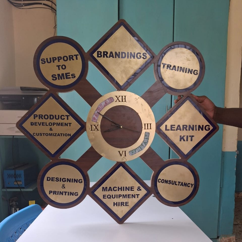 FablabWinam's tweet image. Introducing our custom-built Service Clock, designed and crafted by our design team. This  piece brings to life the core services we offer.
Looking for custom decor, branded gifts, office installations, or displays like this? Call 0724055947 today 

#FabGraphics #FabLabWinam