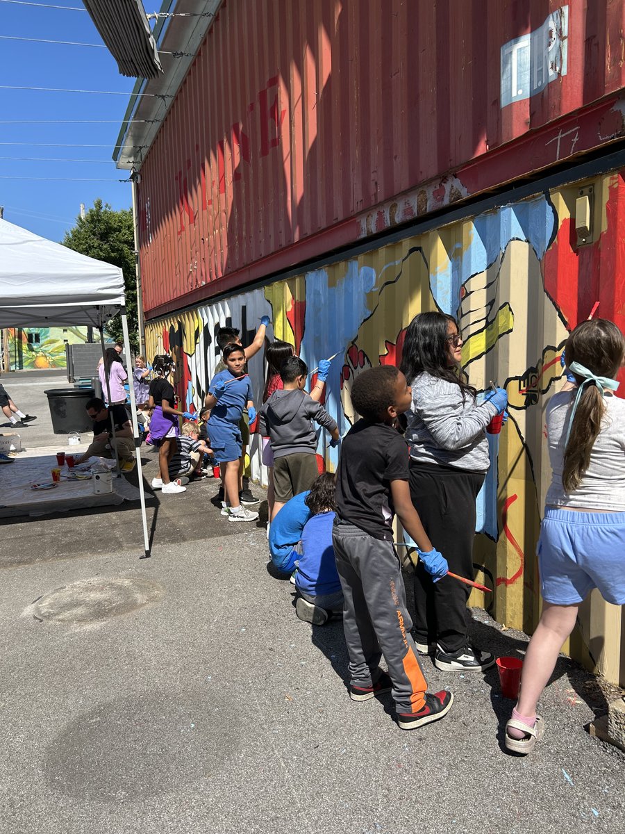 🎨 For their final Leader in Me Legacy Field Trip, Luff students painted a shipping container at Englewood Arts, toured studios, and watched a stunning glass-blowing demo! The piece debuted at Third Friday—what a way to end the year! 🌟 #ISDStrong