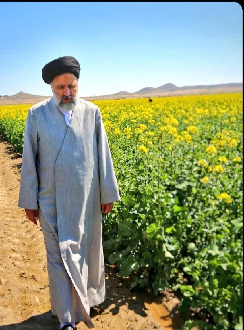 mohamad_pmr's tweet image. این ملت، مردان بزرگش را فراموش نمیکند.
#خادمان_مردم
#خادم_حرم_ایران