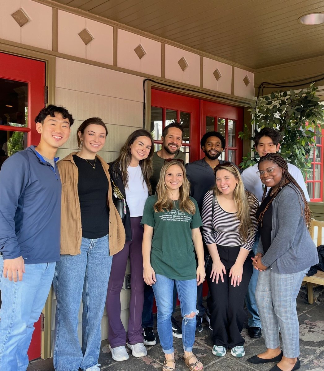 UAB Anesthesiology (@uab_anesthesia) on Twitter photo Last week, Dr. Andre Gosling and Carol Anne Hopper had lunch with new MS4s from <a href="/UABHeersink/">UAB Heersink School of Medicine</a> School of Medicine to talk about our speciality and potential opportunities! Last week, Dr. Andre Gosling and Carol Anne Hopper had lunch with new MS4s from <a href="/UABHeersink/">UAB Heersink School of Medicine</a> School of Medicine to talk about our speciality and potential opportunities!