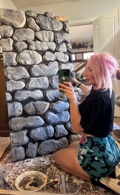 While our foster pup sleeps I work on my rock wall! This will be going into our guest bathroom. I broke<a href="/tag/starwarscelebrationjapan"class="tags"><span>#starwarscelebrationjapan</span></a>