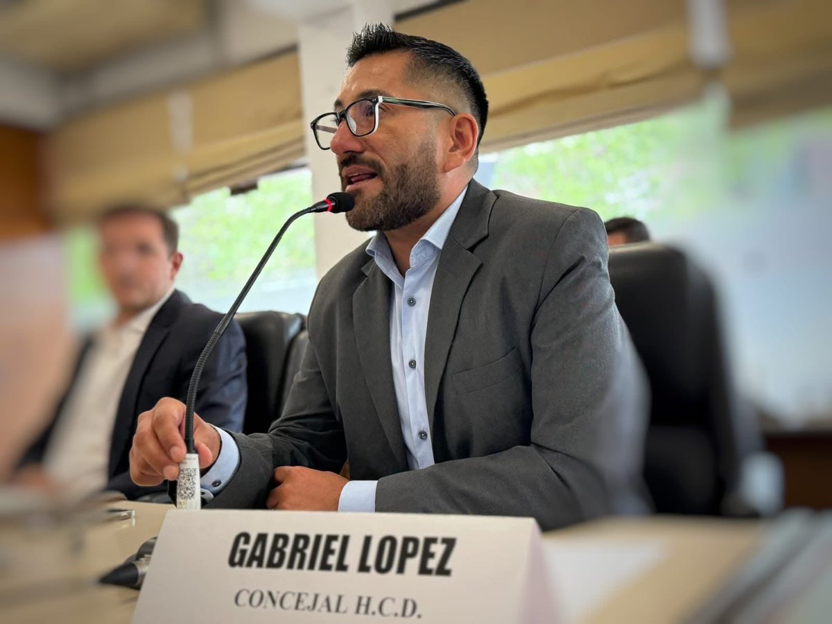 📝 𝑵𝒐𝒕𝒂 𝑫𝒊𝒂𝒓𝒊𝒐 𝑼𝒏𝒐: “𝘔𝘢𝘪𝘱ú 𝘢𝘱𝘳𝘰𝘣ó 𝘭𝘢 𝘖𝘳𝘥𝘦𝘯𝘢𝘯𝘻𝘢 𝘥𝘦 𝘍𝘪𝘤𝘩𝘢 𝘓𝘪𝘮𝘱𝘪𝘢 𝘱𝘢𝘳𝘢 𝘧𝘶𝘯𝘤𝘪𝘰𝘯𝘢𝘳𝘪𝘰𝘴 𝘱ú𝘣𝘭𝘪𝘤𝘰𝘴 𝘺 𝘤𝘢𝘳𝘨𝘰𝘴 𝘯𝘰 𝘦𝘭𝘦𝘤𝘵𝘪𝘷𝘰𝘴”.

diariouno.com.ar/politica/maipu…