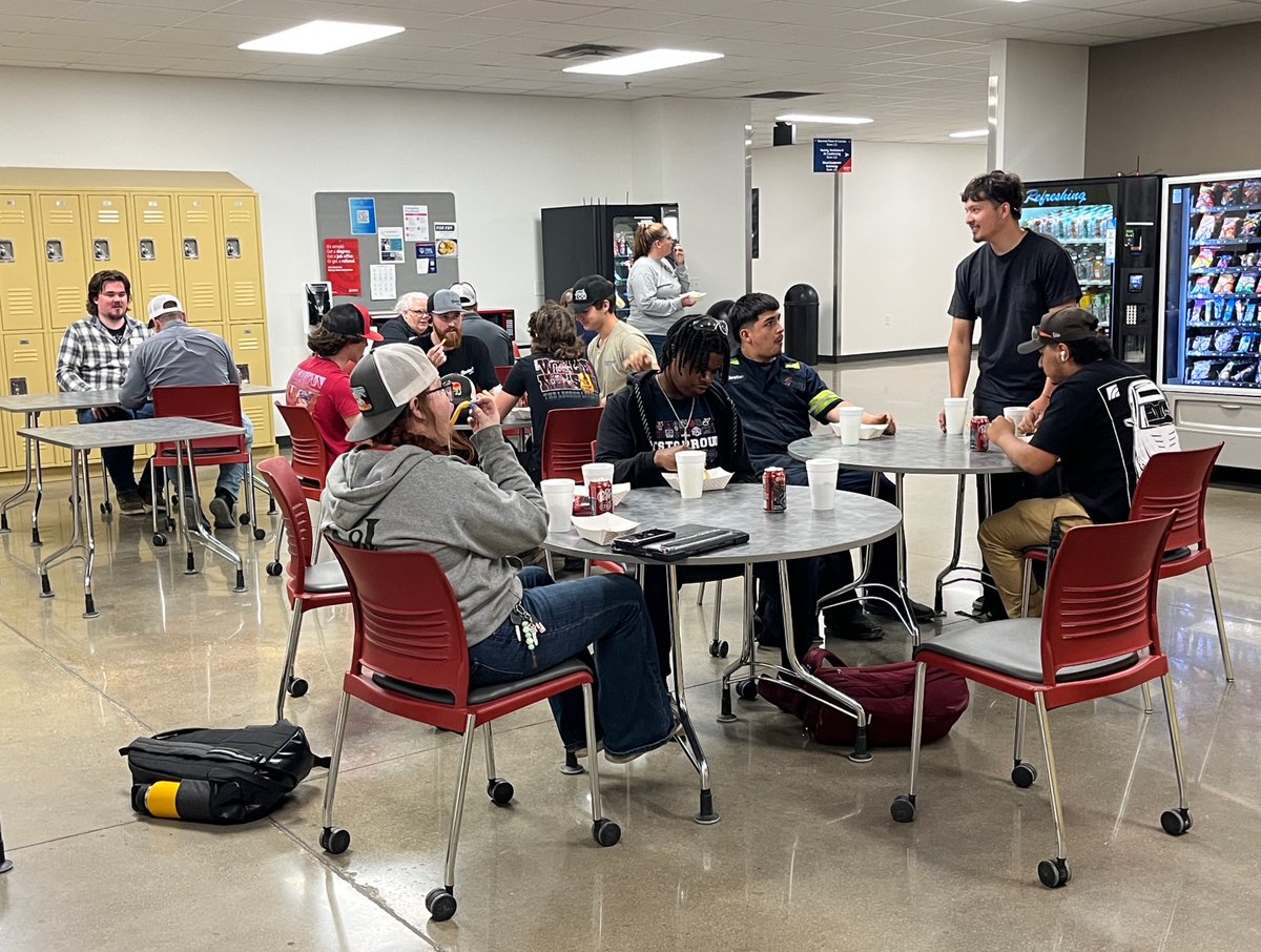 TSTCNTexas's tweet photo. Hooked on learning AND great food! 🎣 TSTC's North Texas campus held a fish fry on Monday, May 19, with fried catfish, fries, slaw and tons of desserts. Night staff and students, your turn tonight! #TSTCproud  #NorthTexas #FishFry #CampusEats https://t.co/i48cfCygSI