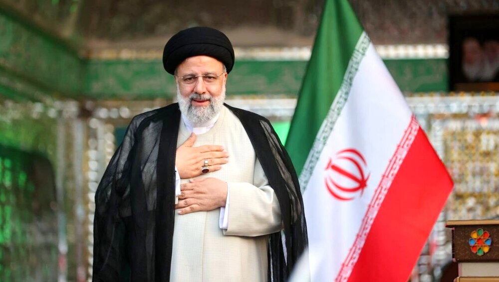 رئیسی عزیز جامع الاطراف بود؛
یعنی پرکارترین، باخداترین، صادق‌ترین
#خادم_حرم_ایران 
#خادم_مخلص