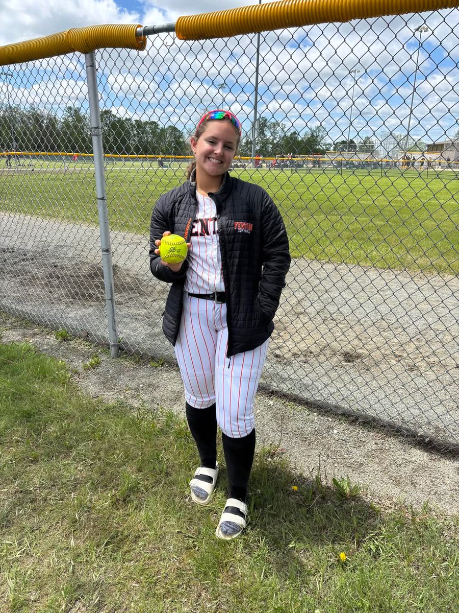 Bomb Squad!!! 💣 💣 💣 

Abby Golen with her 6th Homerun of the season this past weekend at the Michigan Challenge! Congratulations Abby!! <a href="/abbygolen4/">Abigail “Abby” Golen (uncommited)</a>