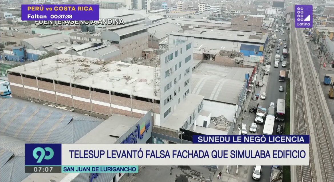 Uncafecommie's tweet photo. Perú, país de las fachadas falsas💀💀💀 https://t.co/9iVCkdlQTS