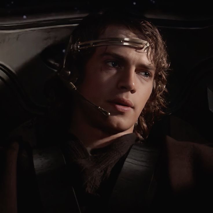 rarasden's tweet photo. oh revenge of the sith opening scene, you will always be famous https://t.co/OvF2WZE0G0