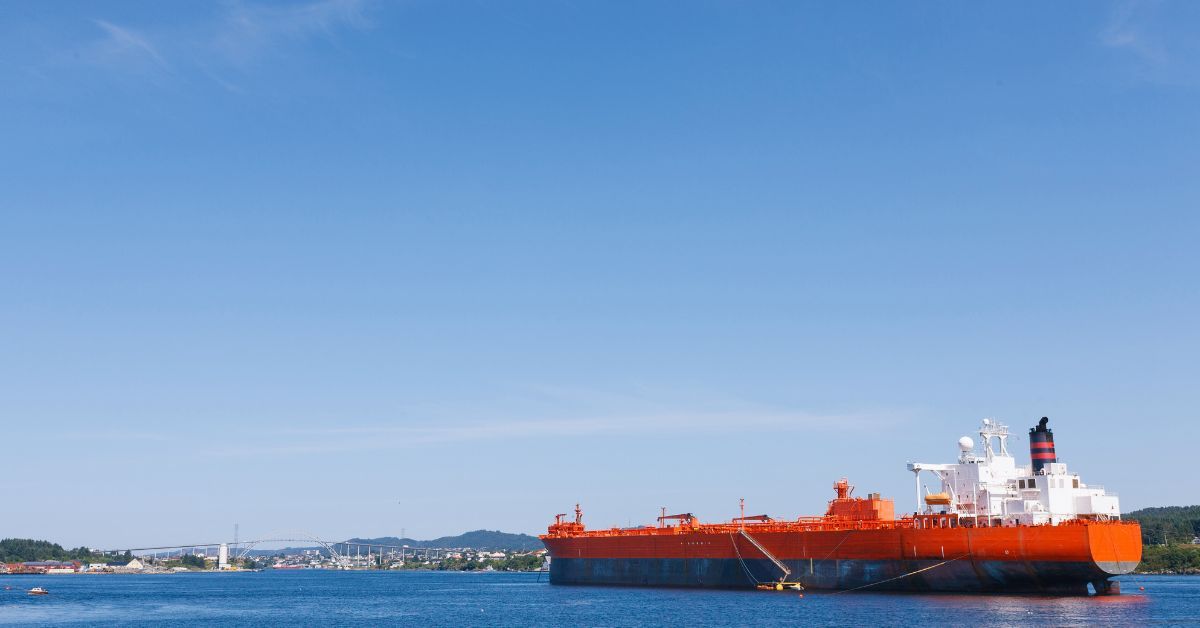 MarineInsight's tweet photo. Russia Detains Oil Tanker Carrying Estonian Shale Oil To Rotterdam 

Read the news here 👉 https://t.co/1BfjzvwVsW 

#Estonia #TankerShip #Rotterdam #MAritime #MarineInsight #MerchantMarine #MerchantNavy https://t.co/4dPRhnR7c6