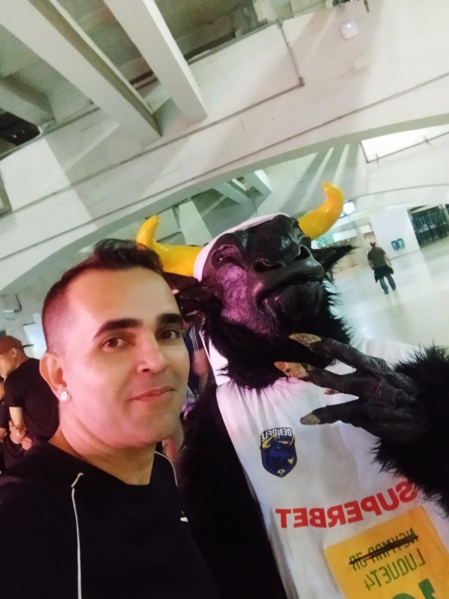 ミ★ Ivshow - VinagreRP ★彡 (@ivson5) on Twitter photo <a href="/kingsworld_cup/">@KINGSWORLD_CUP INFO 👑 🇫🇷</a> <a href="/Dendele_FC/">Dendele FC</a> Eu estava lá ontem, levei minha familia toda para torcer para o DENDELE, vi esse video agora e acabou comigo mano, vocês são fo..... d+! Agora tô aqui chorando pow, merecia muito ganhar!!! <a href="/kingsworld_cup/">@KINGSWORLD_CUP INFO 👑 🇫🇷</a> <a href="/Dendele_FC/">Dendele FC</a> Eu estava lá ontem, levei minha familia toda para torcer para o DENDELE, vi esse video agora e acabou comigo mano, vocês são fo..... d+! Agora tô aqui chorando pow, merecia muito ganhar!!!