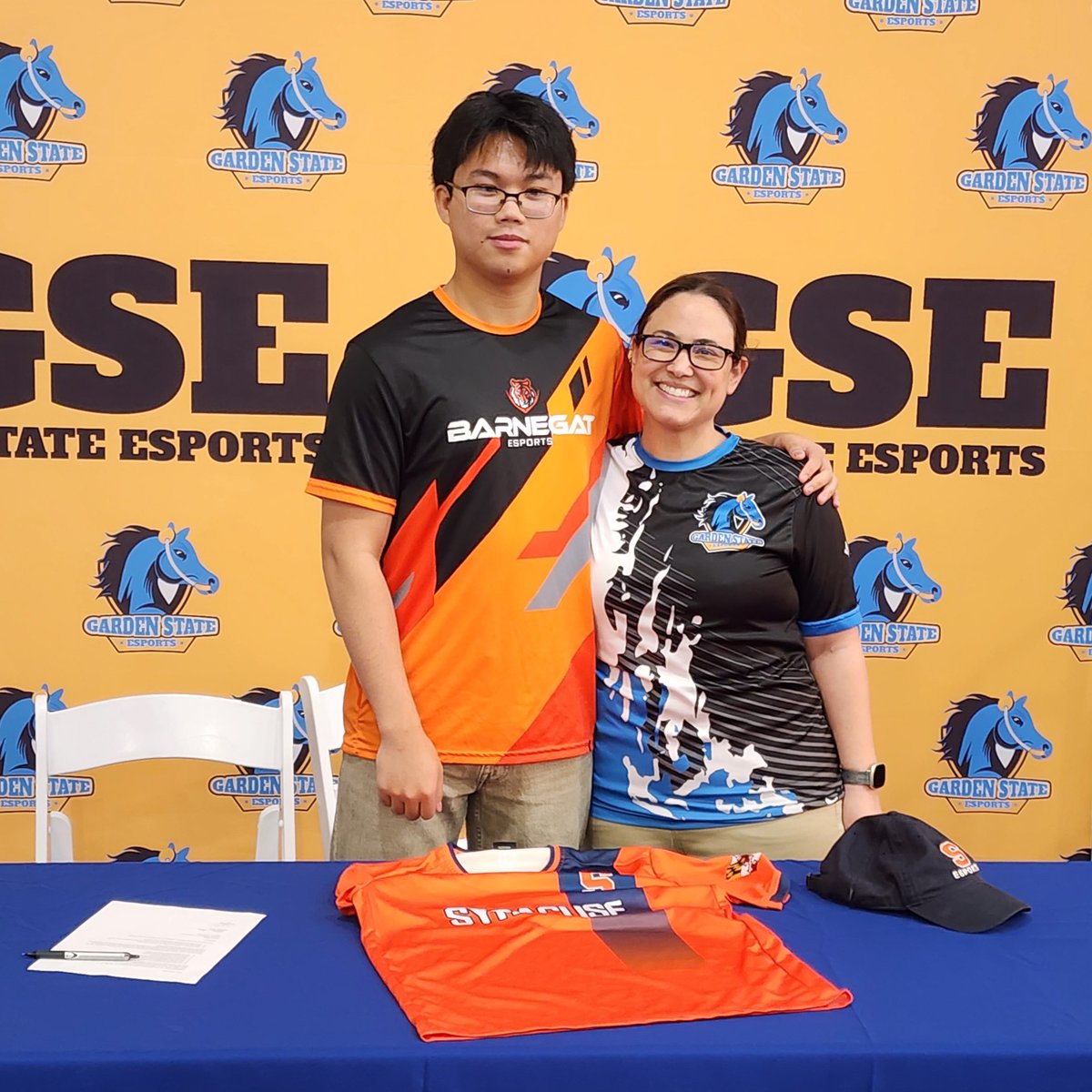 Syracuse Esports (@cuse_esports) on Twitter photo Signing Day โ๏ธ
From the Garden State โก๏ธ Empire State, welcome to Syracuse, Sebastian!
Thanks to <a href="/GSEsportsorg/">Garden State Esports</a> for making this an amazing event during their spring championship. Signing Day โ๏ธ
From the Garden State โก๏ธ Empire State, welcome to Syracuse, Sebastian!
Thanks to <a href="/GSEsportsorg/">Garden State Esports</a> for making this an amazing event during their spring championship.