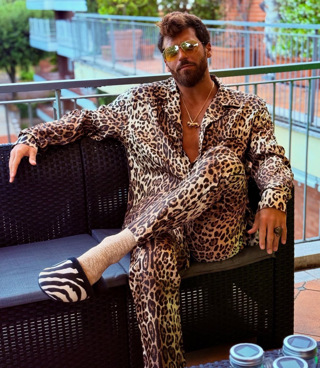 📸 NEW • #CanYaman 

 🍒🥂

#YamanManiaPL 🇵🇱