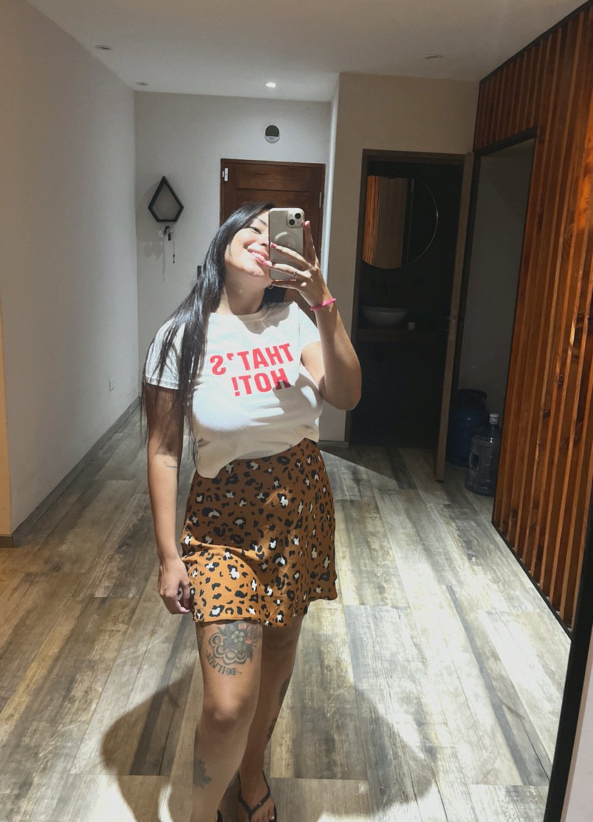 ZanyIsa's tweet image. I should behave… but where’s the fun in that?
Convince me to stay sweet 😇
#PerthAU #RecklessMood #FlirtModeOn #MondayMotivaton