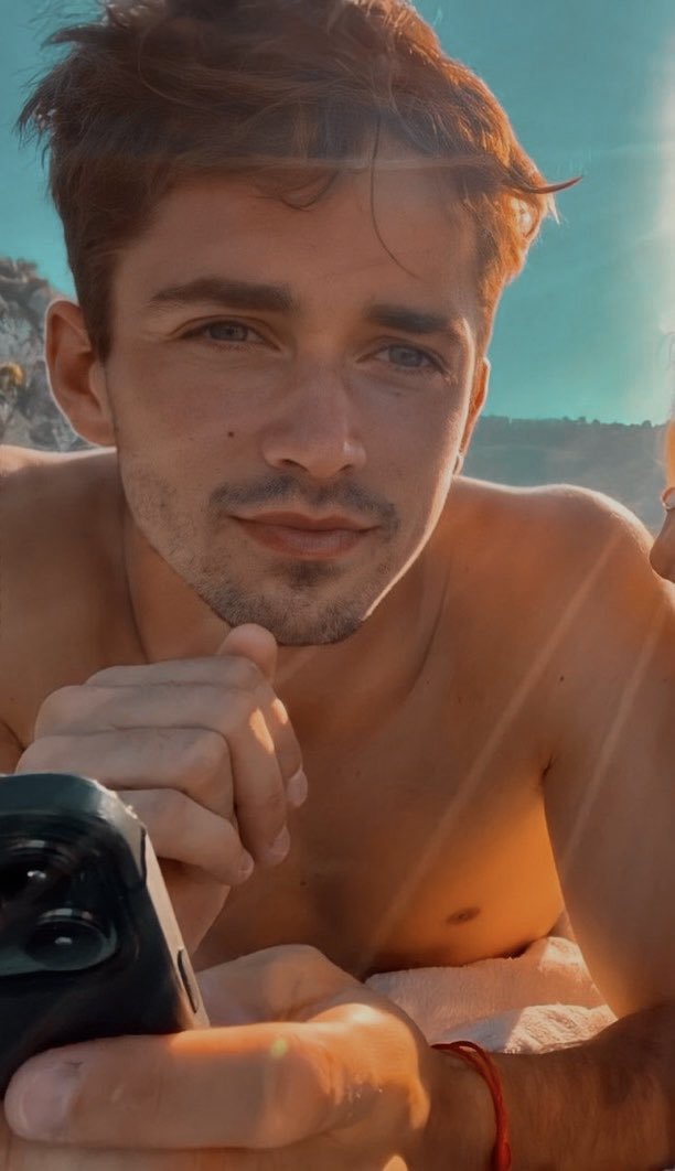 ғᴀᴍɪʟɪᴀ ʟᴇᴄʟᴇʀᴄ. tweet media