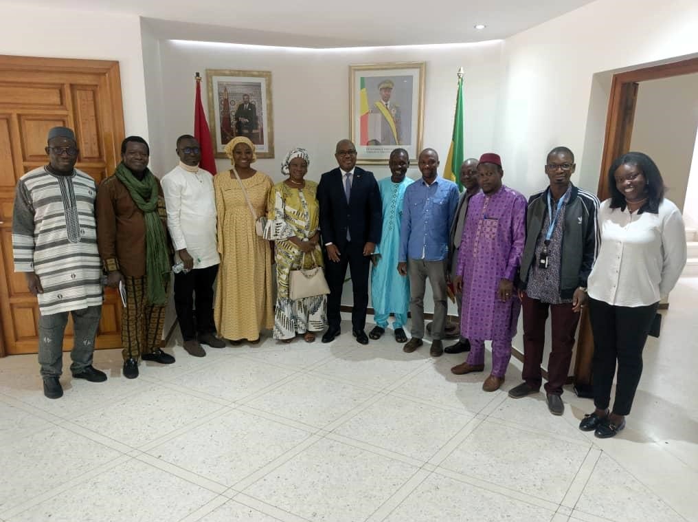 FAOMali's tweet photo. Pour renforcer les capacités du système national de sécurité sanitaire des aliments du #Mali 🇲🇱, plusieurs cadres des autorités compétentes étaient en visite d’expérience au #Maroc 🇲🇦 en lien avec le contrôle de l’alimentation de rue pour une coopération Sud-Sud voir tripartite. https://t.co/G5Akh75GFi