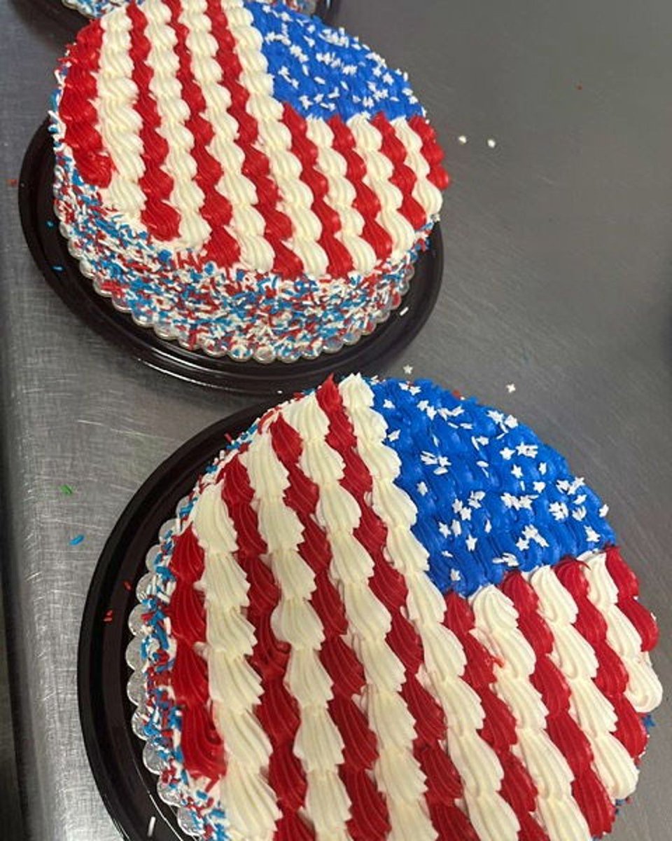 Memorial Day is almost here—celebrate with something sweet from Liscio’s Bakery!
Our red, white, and blue cakes are the perfect addition to your weekend BBQ or get-together🇺🇸

📞 GLASSBORO: 1-856-44-BREAD
📞 CROSSKEYS: (856) 629-3232
📞 WEDGWOOD: (856) 218-2400
#MemorialDay #MDW
