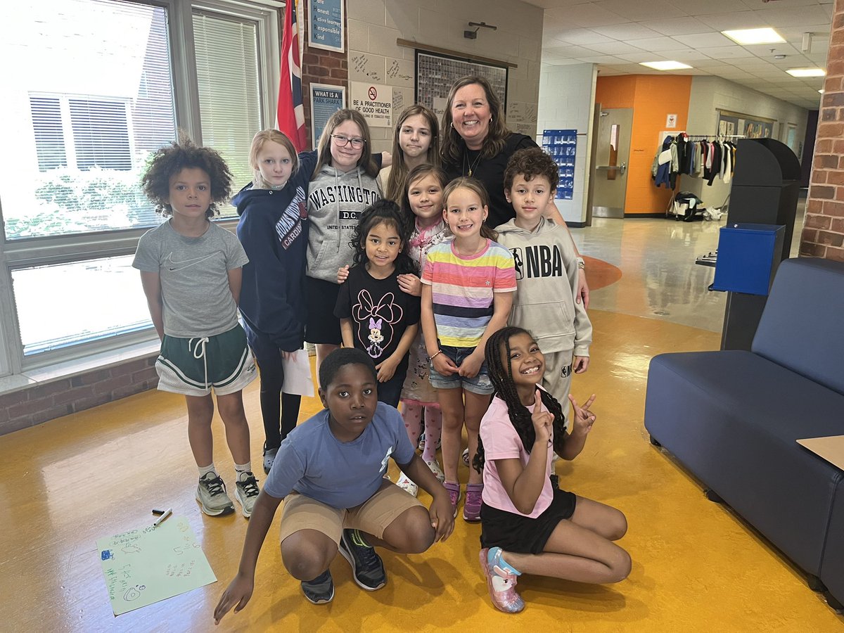 Last Fin Family of the year!!! These sharks have my heart!!❤️❤️❤️❤️ <a href="/WoParkSharks/">Worthington Park Elementary School</a> #itsworthit