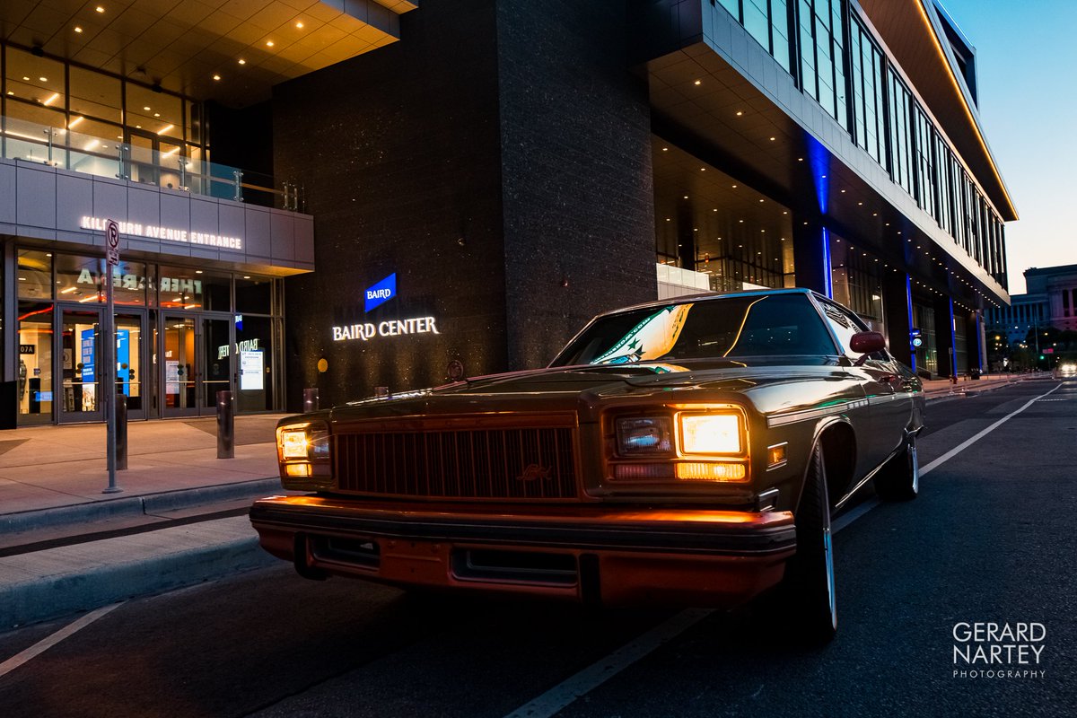 Gerard_Nartey's tweet photo. Stepped out to photograph Downtown Milwaukee.
Braved the chill for a few photos. Just before heading back, I spotted a 1976 Buick Electra Limited. Met 'Bone', the cool owner who allowed me snap shots of his whip.

Hoping for some sun soon to really explore and photograph the city https://t.co/1EfS79Zo7l