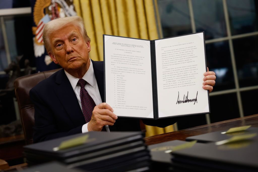 Offical_Crocky's tweet photo. 🚨 BIG NEWS: President Trump just signed S.J.Res.28 into law! 🎉 This resolution blocks the CFPB’s rule on regulating digital payment apps, a major win for @FlexaHQ and  $AMP!  By removing restrictive oversight, Flexa’s crypto-powered payment network can expand faster, enabling more merchants to adopt seamless, secure transactions. 🚀 The future of payments is bright! 🌍💸 #CryptoNews #PoweredbyAmp