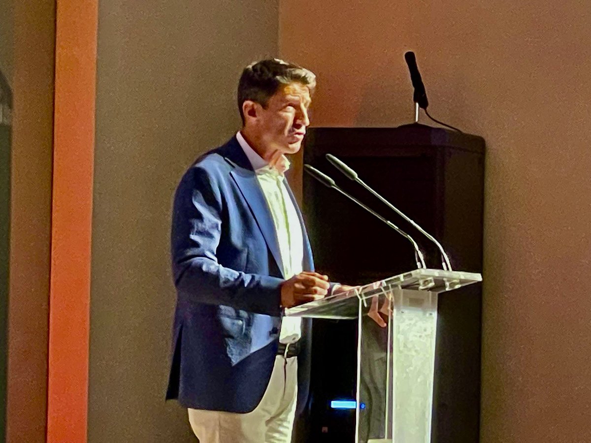 AplecCaragol's tweet photo. “L’Aplec és una fàbrica de fer amics”
- Artur Peguera
Pregoner XLIV Aplec del Caragol de Lleida
🐌 #SetmanaFecoll #AplecLleida
Programa https://t.co/JmzEbtTPc2 https://t.co/Uf1eiP7c0x