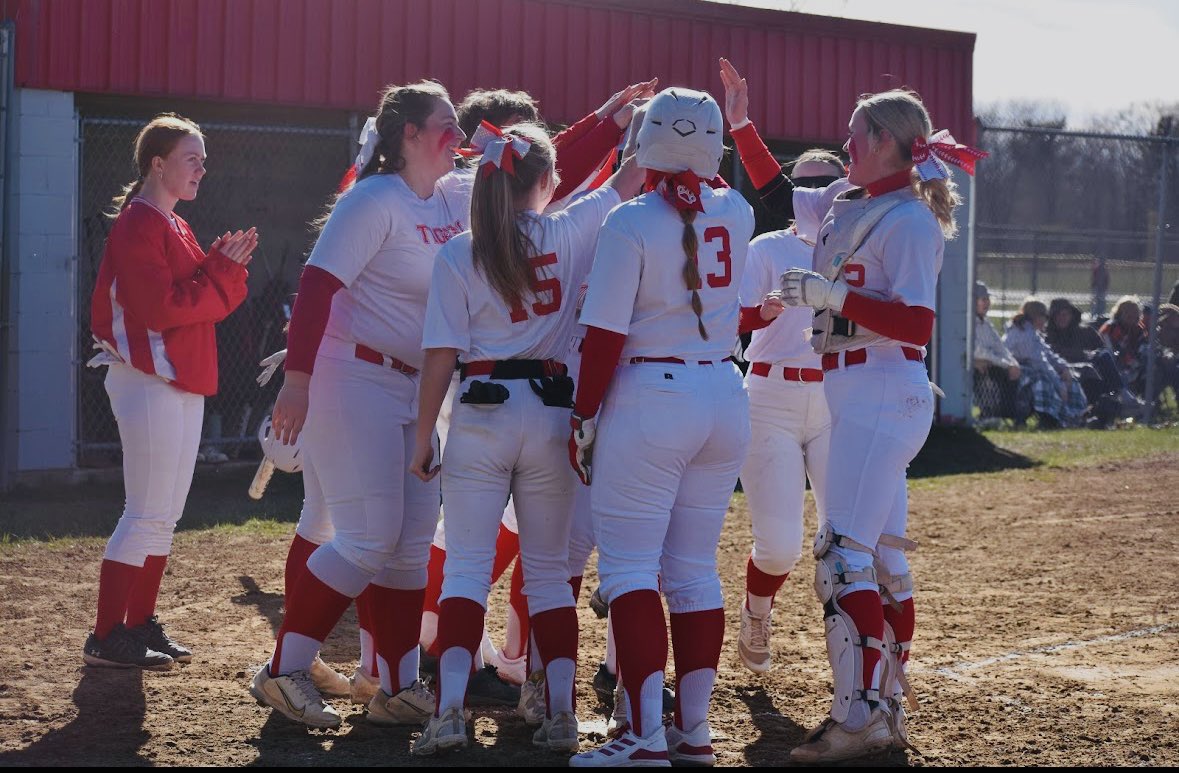 🥎DISTRICT SEMI- FINALS🥎 
Tonight 5:00pm vs Reading at Bethel-Tate High School!
Tickets: $8Adult/ $5 Student
ohsaa.org/tickets